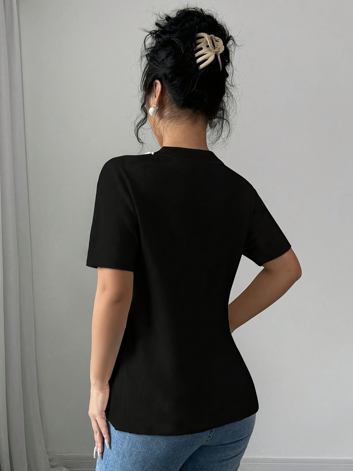 T-shirt noir chic orné de perles #Paris