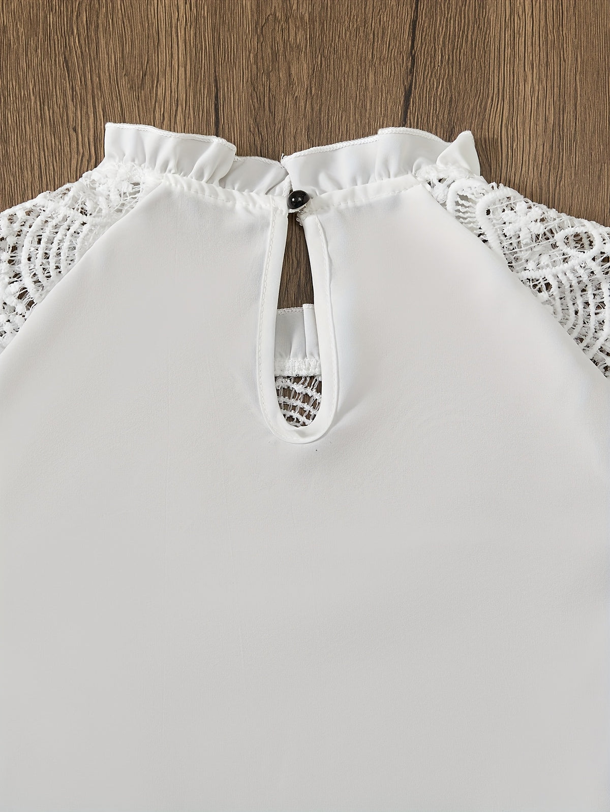 Ensemble élégant pour jeunes femmes avec top à manches en dentelle