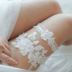 Ensemble de 2 jarretières en dentelle blanche avec broderie florale