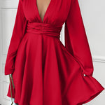 Robe mini plissée élégante à manches longues