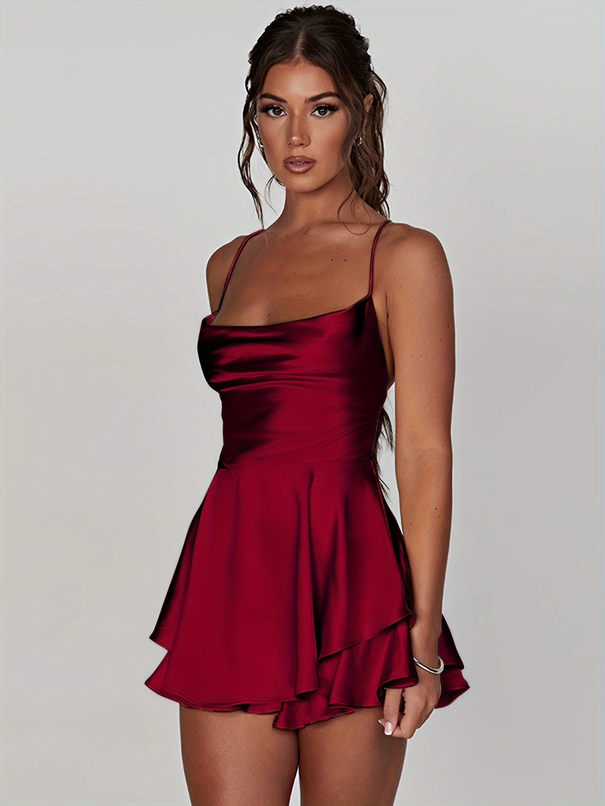 Robe mini à volants & dos nu