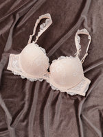 Ensemble lingerie élégant en dentelle