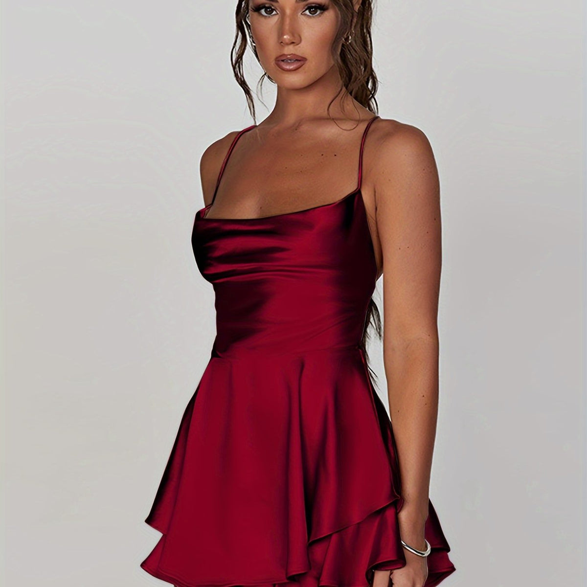Robe mini à volants & dos nu