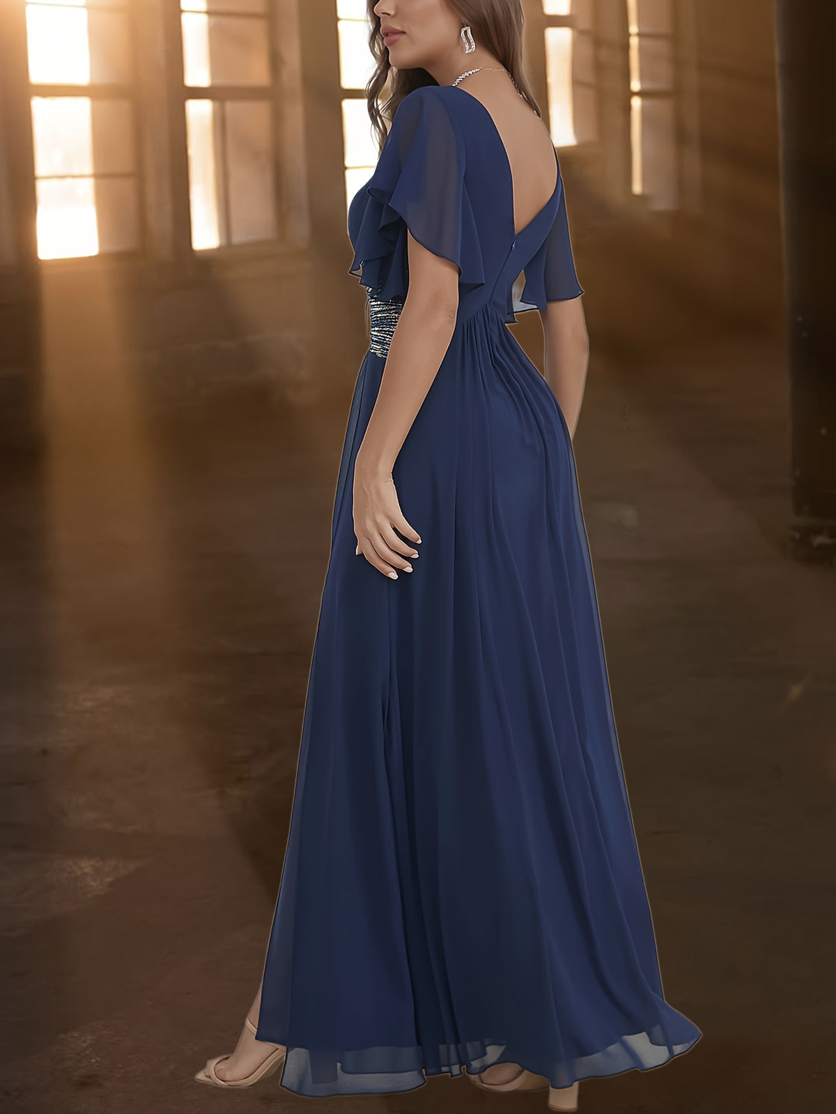 Robe longue élégante à sequins et dos nu