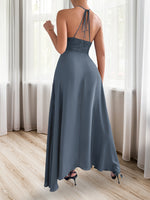 Robe longue élégante en dentelle à col halter