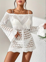 Robe a-line épaules dénudées en crochet avec manches évasées et détails ajourés, idéale pour un look bohème-chic estival.