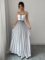 Robe élégante longue à rayures noires et blanches