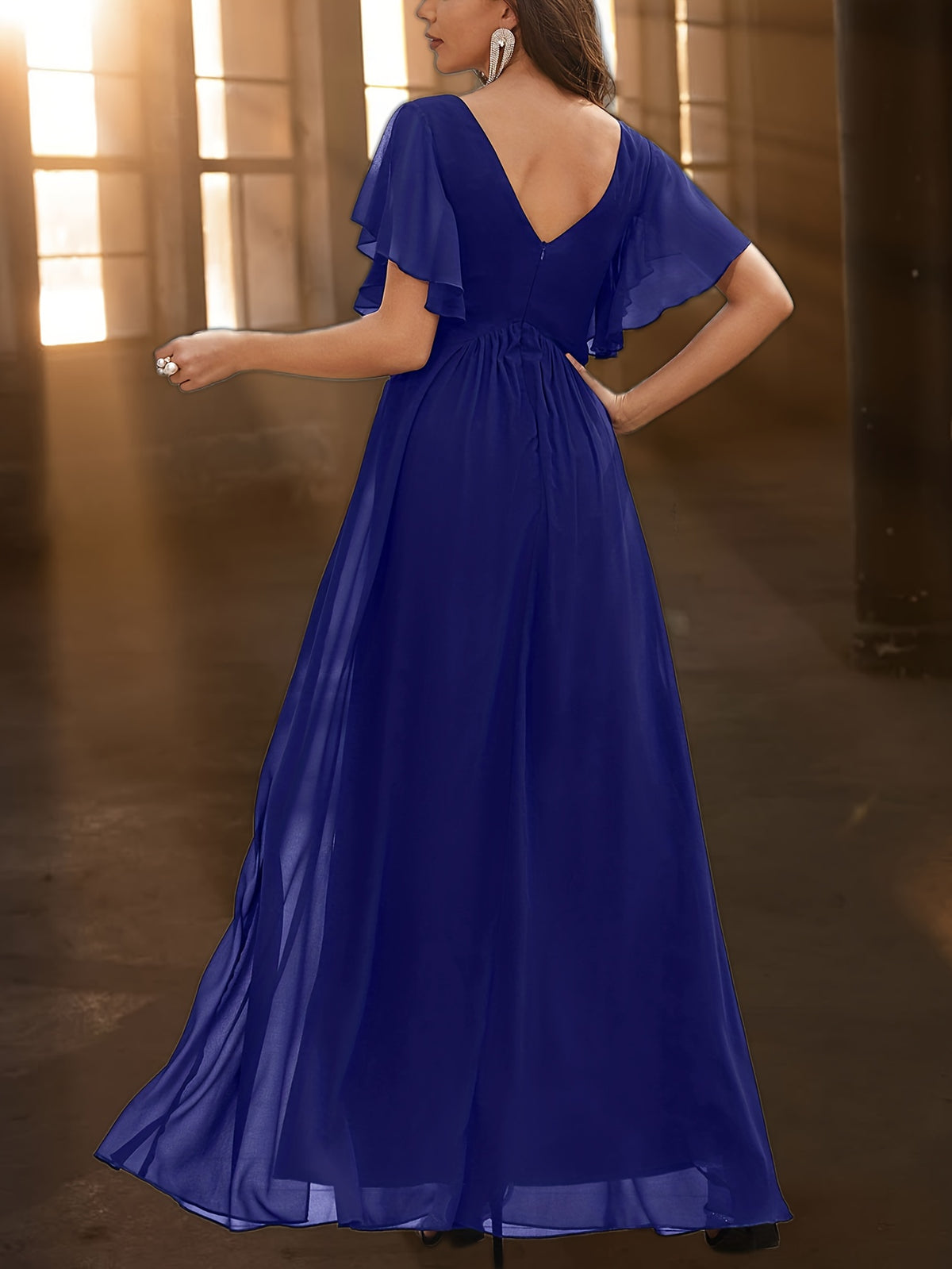 Robe longue élégante à sequins et dos nu