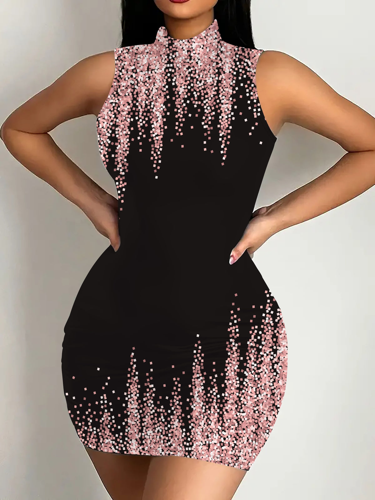Robe moulante à col montant grande taille