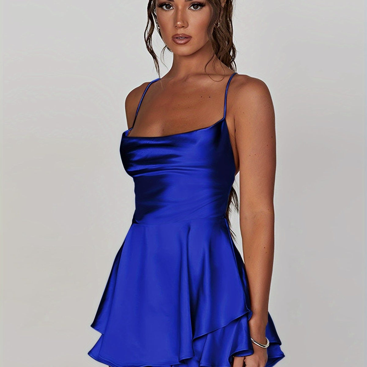 Robe mini à volants & dos nu