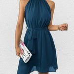 Robe élégante femme à col rond et ceinture