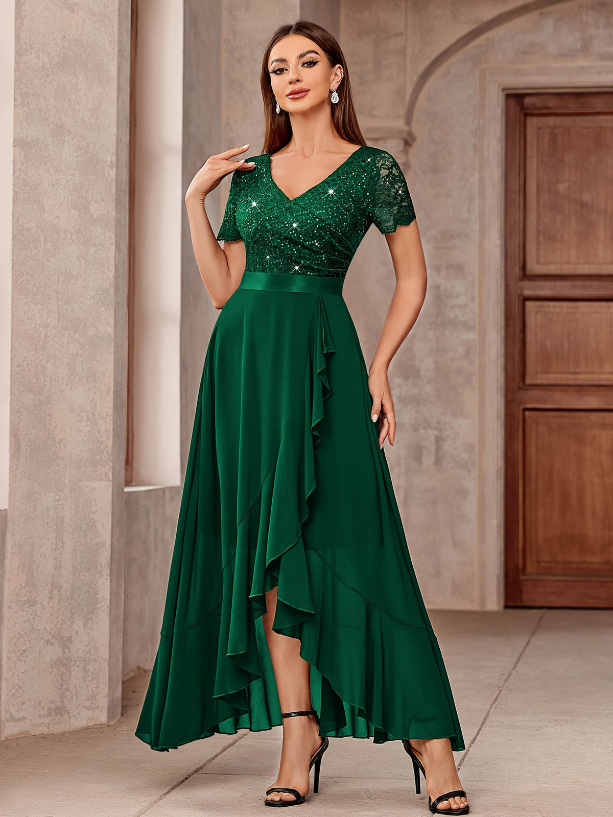 Robe longue élégante à sequins et dentelle
