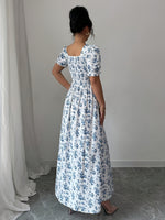 Robe mini élégante à imprimé floral bleu et blanc #Paris