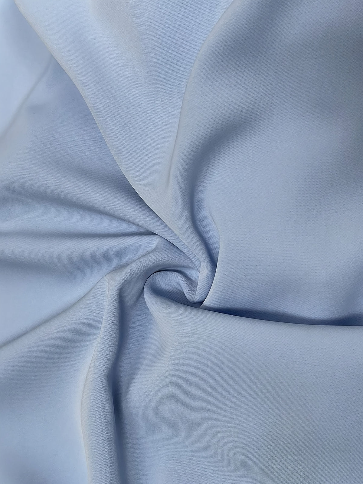 Robe bleue clair à col cranté et manches courtes