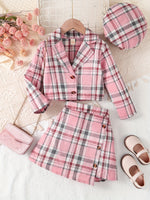 Ensemble d'automne/hiver 3 pièces pour filles avec motif à carreaux, comprenant salopette tricotée, jupe et bonnet.