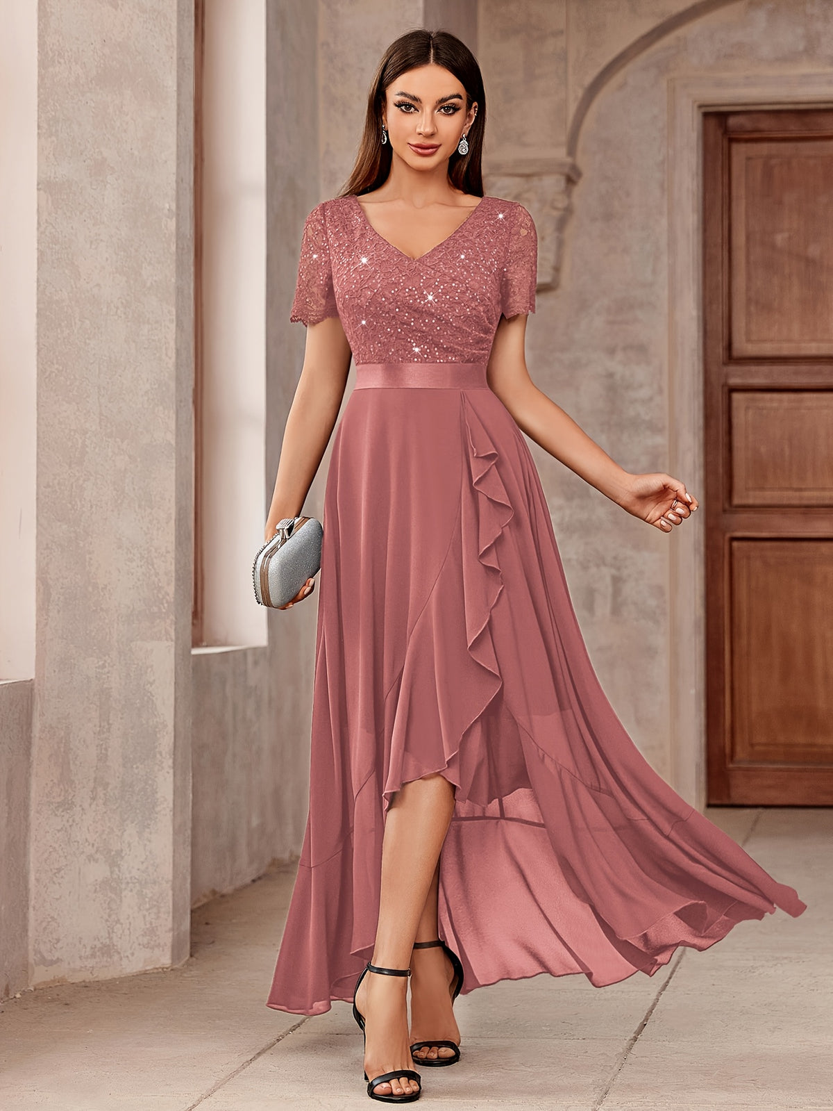 Robe longue élégante à sequins et dentelle