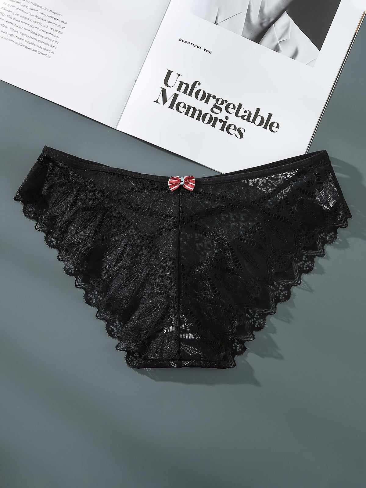 Culotte sexy en dentelle avec bretelles croisées
