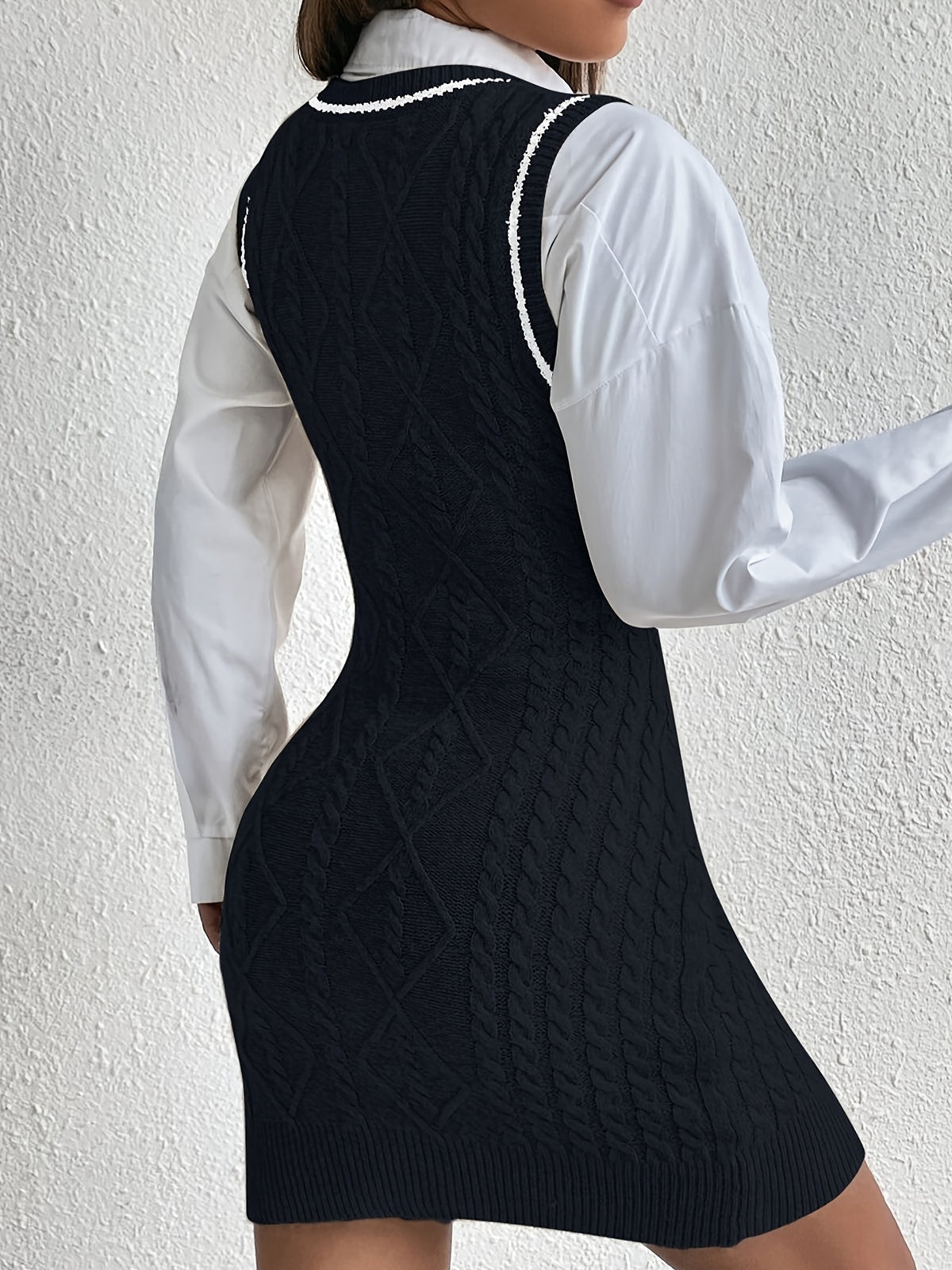Robe sans manches noire style preppy #Paris