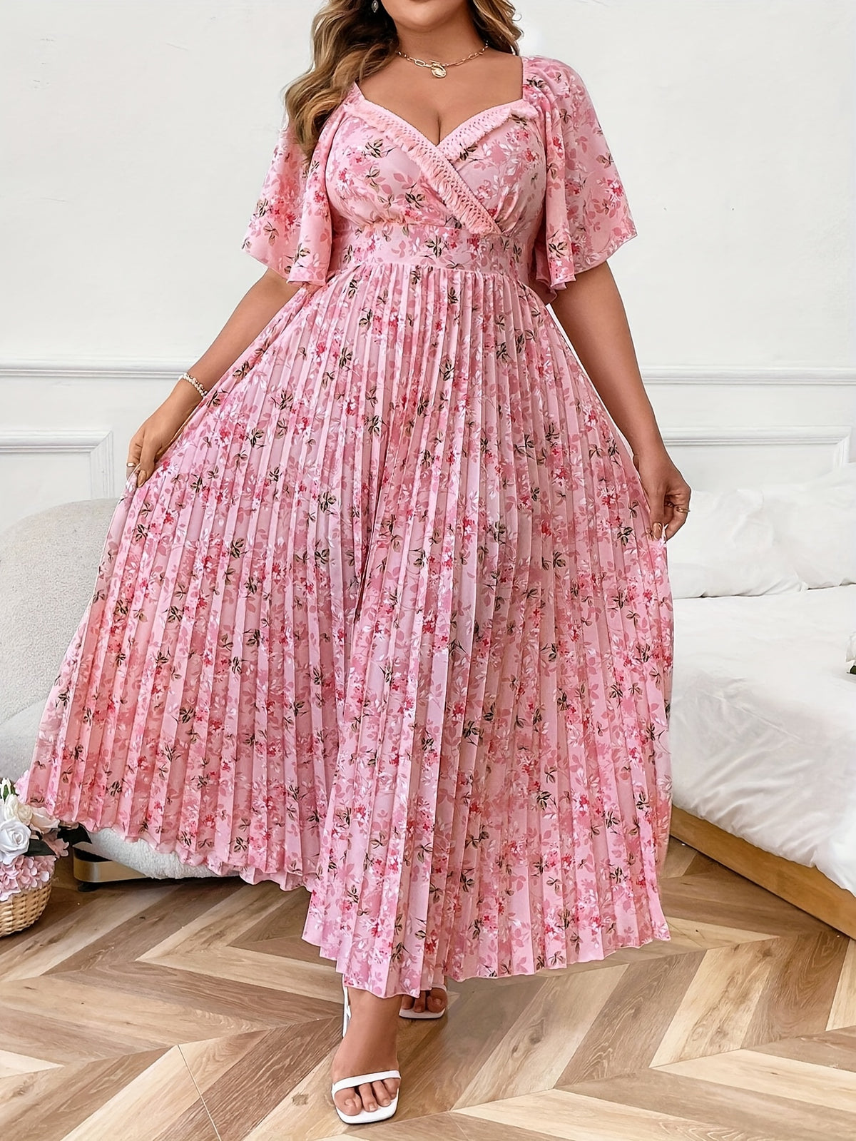 Robe longue plissée élégante à col croisé