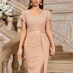 Robe élégante en dentelle à sequins avec manches pétales
