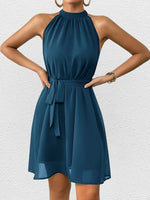 Robe élégante femme à col rond et ceinture