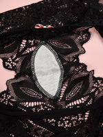 Culotte sexy en dentelle avec bretelles croisées
